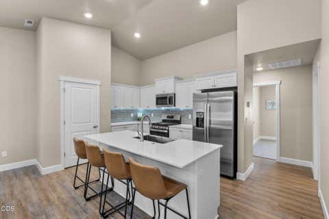 Tiny photo for 1030 NW Varnish Lane, Redmond, OR 97756 (MLS # 220223996)