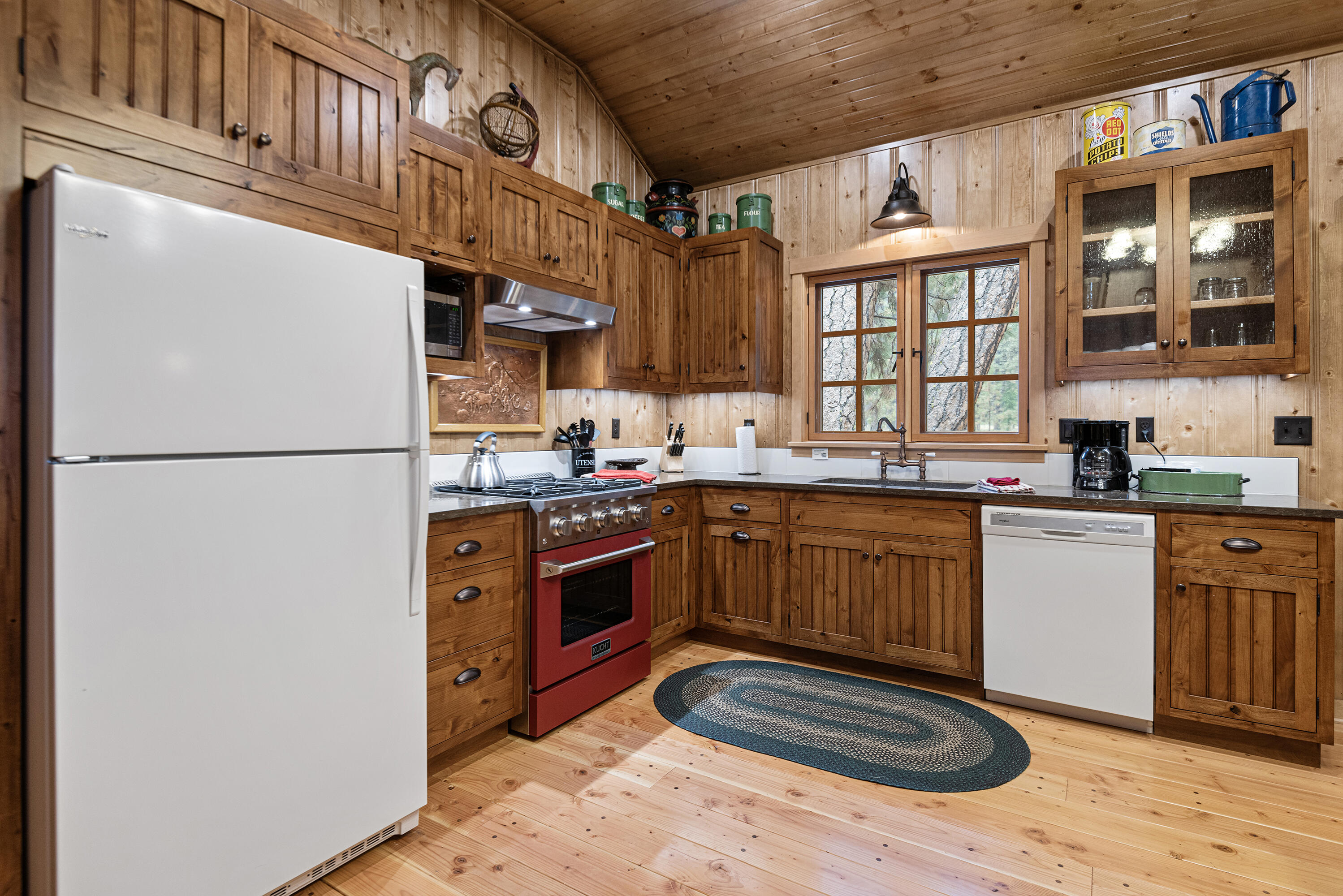 Lake Creek Lodge - Residential