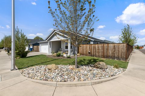 Photo of 3949 Connor Drive, White City, OR 97503 (MLS # 220219625)
