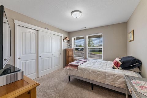 Tiny photo for 3949 Connor Drive, White City, OR 97503 (MLS # 220219625)
