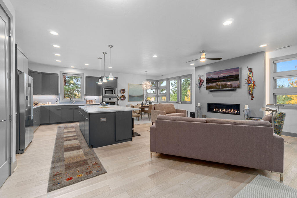 Three Pines - Residential