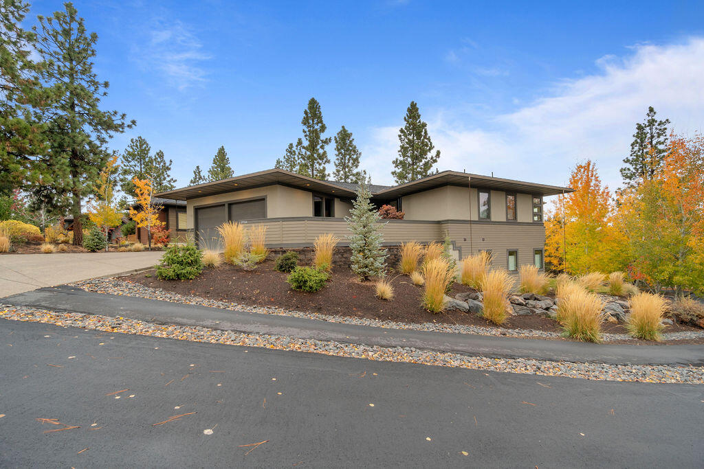 Three Pines - Residential