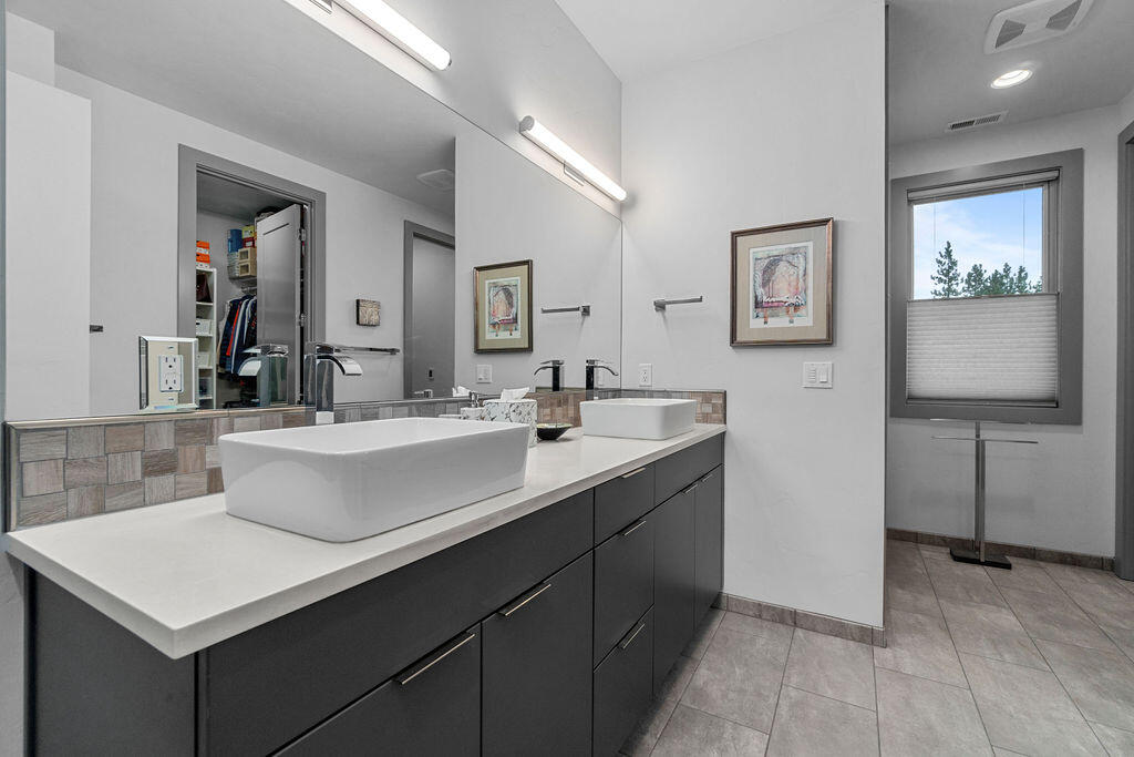 Three Pines - Residential