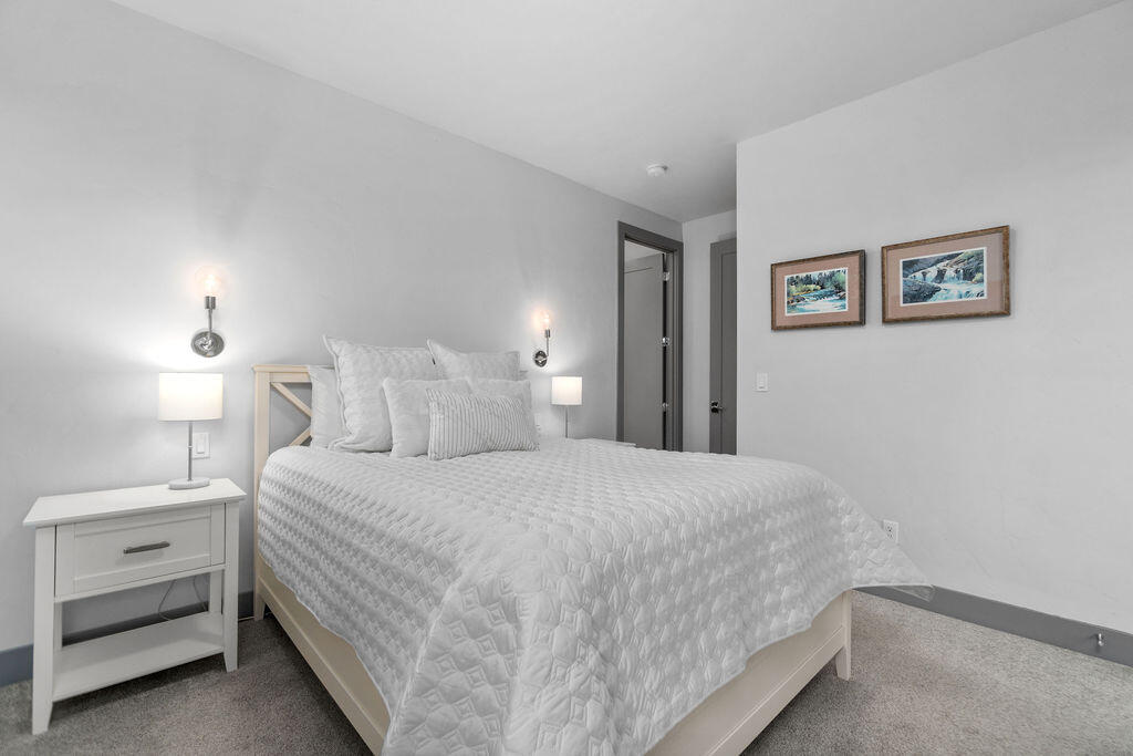 Three Pines - Residential