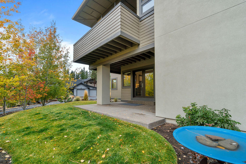 Three Pines - Residential