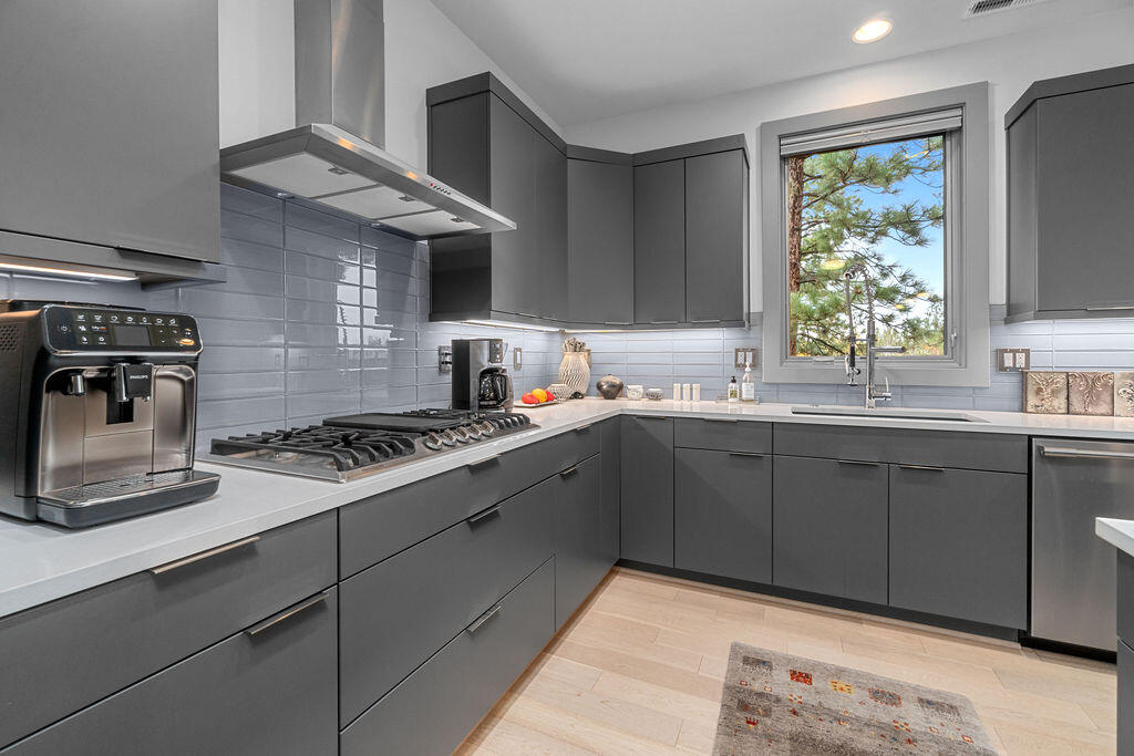 Three Pines - Residential