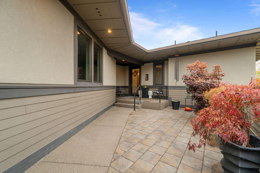 Three Pines - Residential