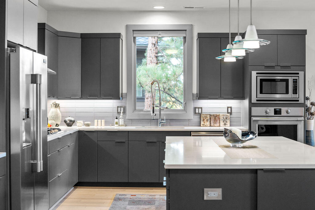 Three Pines - Residential