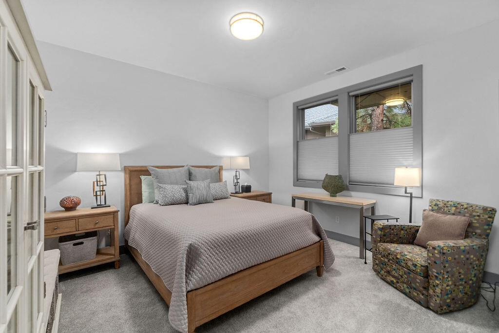 Three Pines - Residential