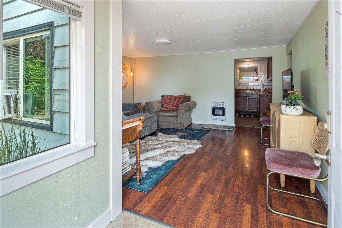 239 SW Black Butte Boulevard