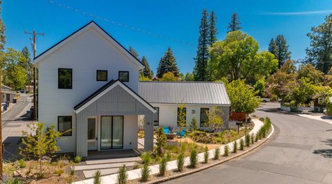 Photo of 15 NW St Helens Place # 1 & 2, Bend, OR 97703 (MLS # 220212891)