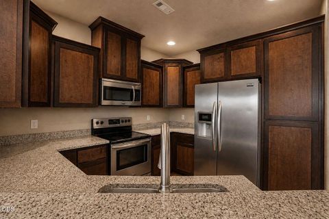 Tiny photo for 1311 Swayze Lane, Medford, OR 97501 (MLS # 220224787)