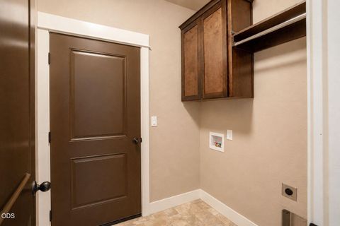 Tiny photo for 1311 Swayze Lane, Medford, OR 97501 (MLS # 220224787)