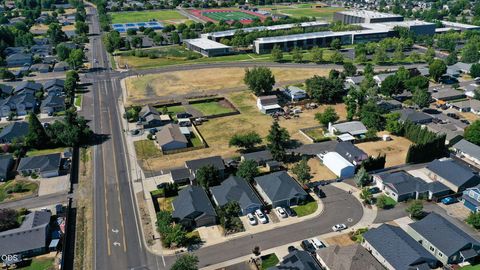 Tiny photo for 1311 Swayze Lane, Medford, OR 97501 (MLS # 220224787)