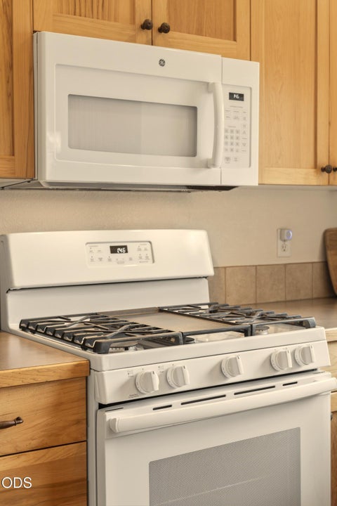 Tiny photo for 438 NW 19th ST #UNIT 55, Redmond, OR 97756 (MLS # 220225739)