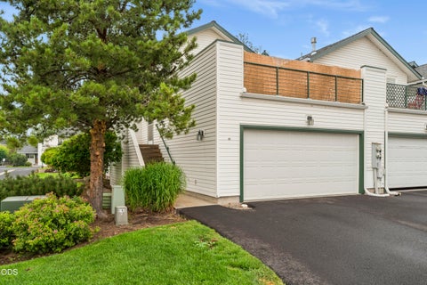 Photo of 438 NW 19th ST #UNIT 55, Redmond, OR 97756 (MLS # 220225739)
