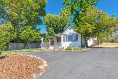 Tiny photo for 2072 NE Fairview Avenue, Grants Pass, OR 97526 (MLS # 220227323)