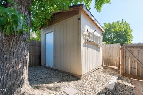 Tiny photo for 2072 NE Fairview Avenue, Grants Pass, OR 97526 (MLS # 220227323)