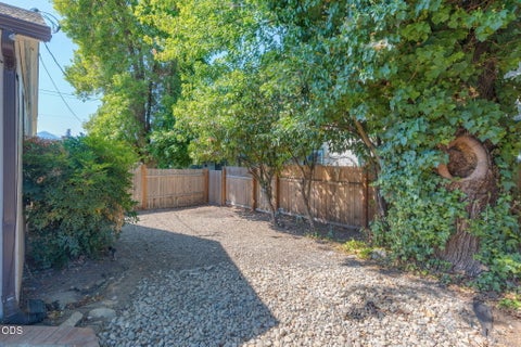 Tiny photo for 2072 NE Fairview Avenue, Grants Pass, OR 97526 (MLS # 220227323)