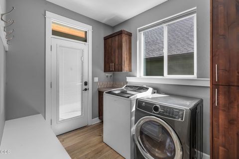 Tiny photo for 1130 SW Indian Avenue, Redmond, OR 97756 (MLS # 220224841)