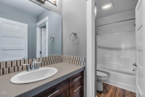 Tiny photo for 1130 SW Indian Avenue, Redmond, OR 97756 (MLS # 220224841)