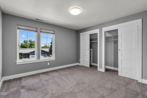 Tiny photo for 1130 SW Indian Avenue, Redmond, OR 97756 (MLS # 220224841)
