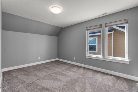 Tiny photo for 1130 SW Indian Avenue, Redmond, OR 97756 (MLS # 220224841)