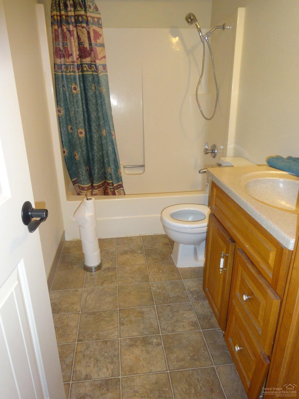 Hillcrest J - Residential