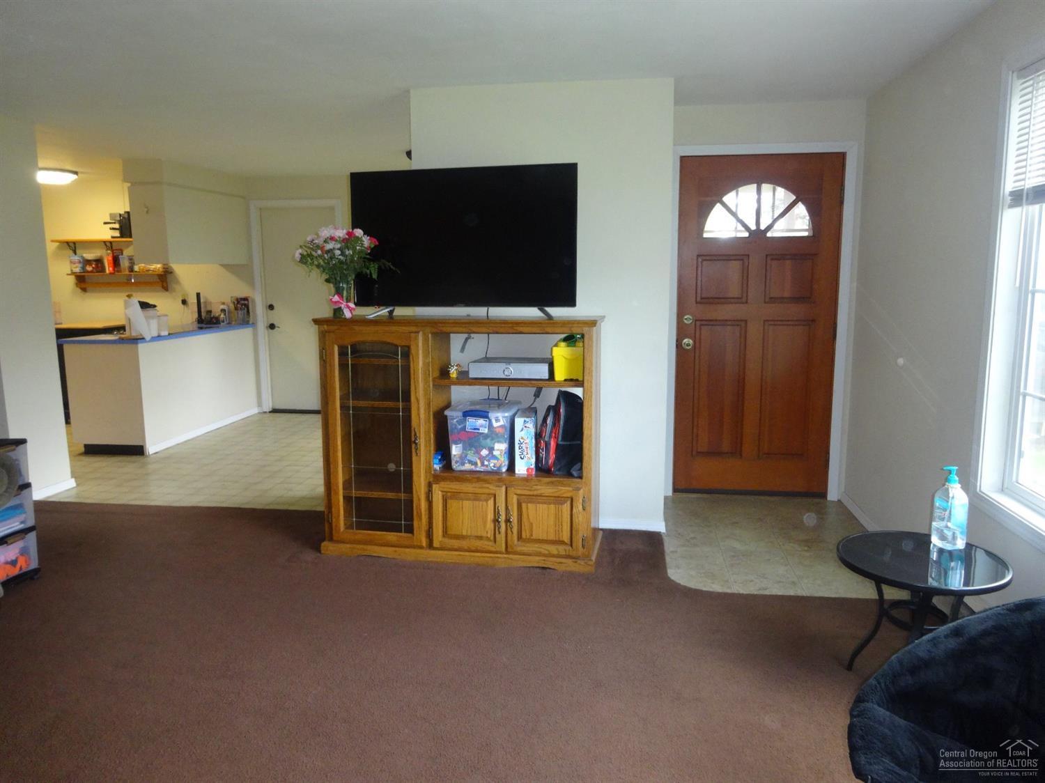 Hillcrest J - Residential