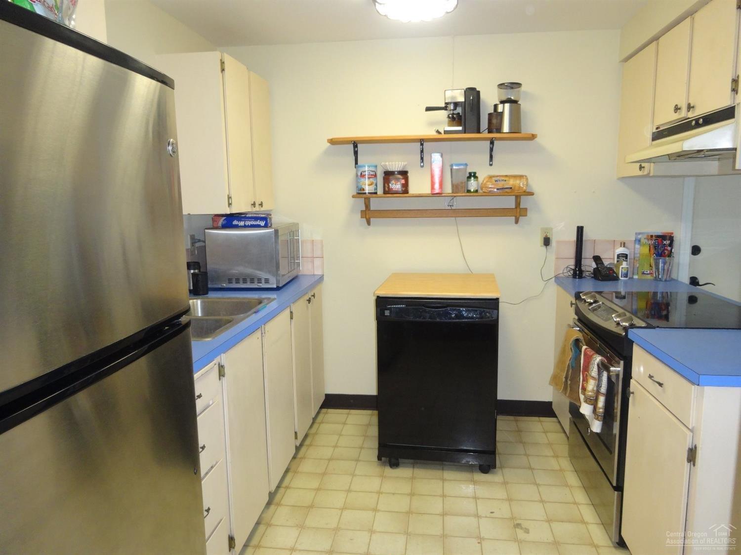 Hillcrest J - Residential