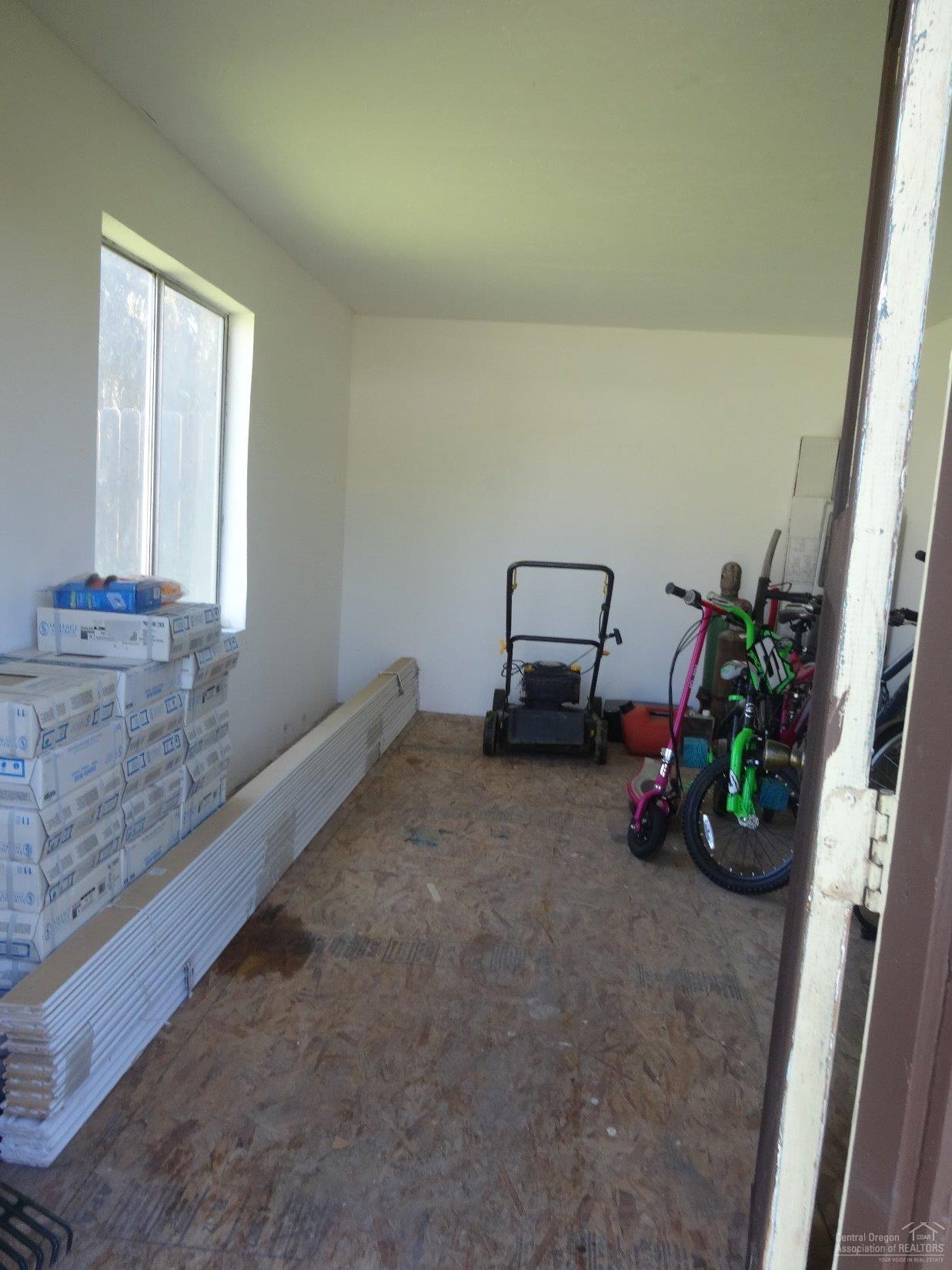 Hillcrest J - Residential