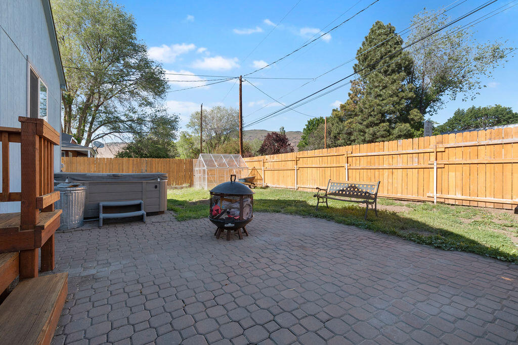 Lewis Tracts - Residential