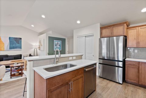 Tiny photo for 632 N Reed Street, Sisters, OR 97759 (MLS # 220212263)