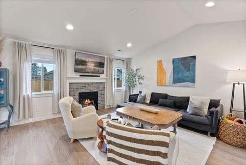 Tiny photo for 632 N Reed Street, Sisters, OR 97759 (MLS # 220212263)