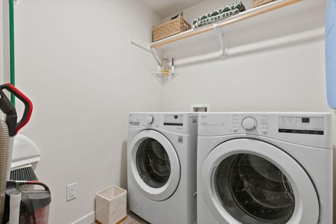 Tiny photo for 632 N Reed Street, Sisters, OR 97759 (MLS # 220212263)