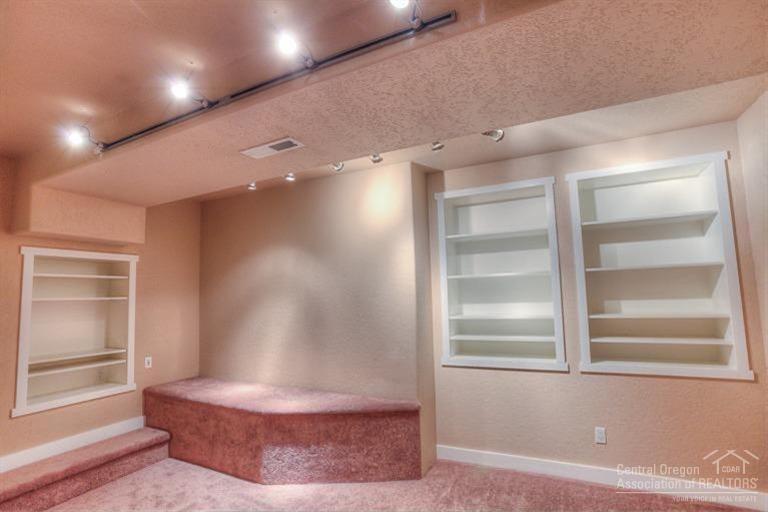 Skyliner Summit - Residential