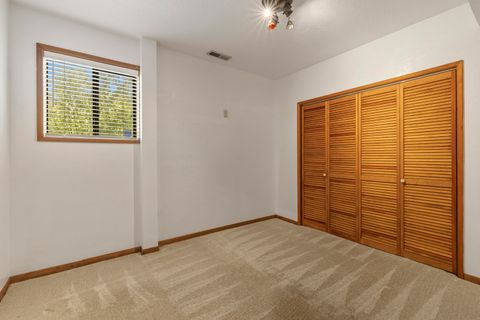 Tiny photo for 1240 Vista Way, Klamath Falls, OR 97601 (MLS # 220219351)