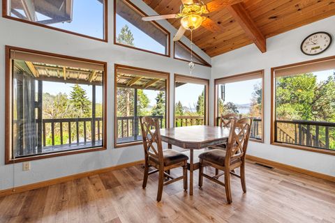 Tiny photo for 1240 Vista Way, Klamath Falls, OR 97601 (MLS # 220219351)