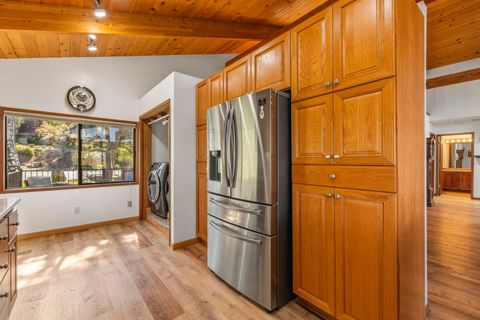 Tiny photo for 1240 Vista Way, Klamath Falls, OR 97601 (MLS # 220219351)
