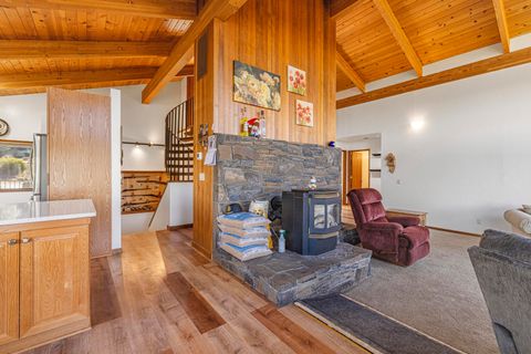 Tiny photo for 1240 Vista Way, Klamath Falls, OR 97601 (MLS # 220219351)