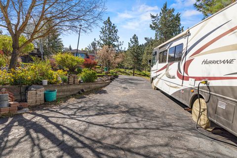 Tiny photo for 1240 Vista Way, Klamath Falls, OR 97601 (MLS # 220219351)