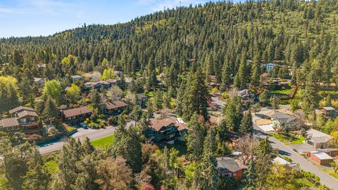 Tiny photo for 1240 Vista Way, Klamath Falls, OR 97601 (MLS # 220219351)