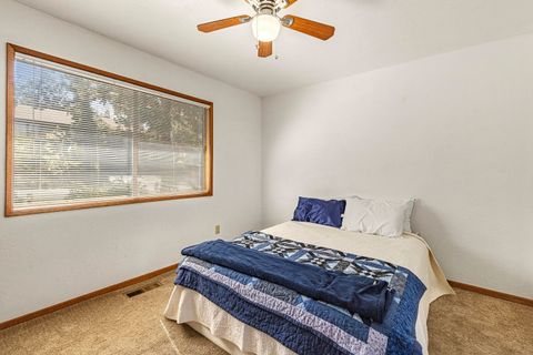 Tiny photo for 1240 Vista Way, Klamath Falls, OR 97601 (MLS # 220219351)