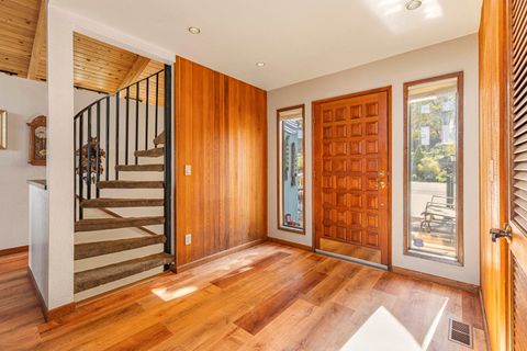 Tiny photo for 1240 Vista Way, Klamath Falls, OR 97601 (MLS # 220219351)