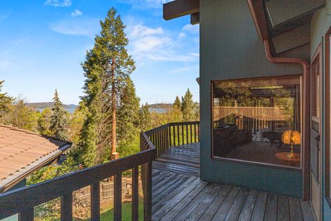 Tiny photo for 1240 Vista Way, Klamath Falls, OR 97601 (MLS # 220219351)