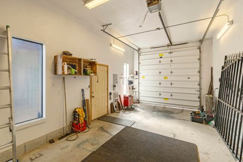 Tiny photo for 1240 Vista Way, Klamath Falls, OR 97601 (MLS # 220219351)