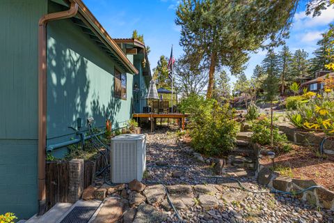 Tiny photo for 1240 Vista Way, Klamath Falls, OR 97601 (MLS # 220219351)