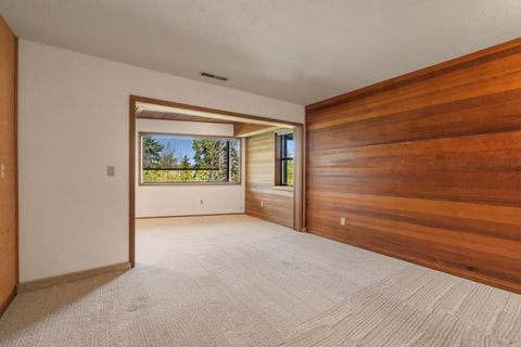 Tiny photo for 1240 Vista Way, Klamath Falls, OR 97601 (MLS # 220219351)