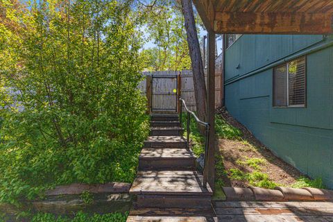 Tiny photo for 1240 Vista Way, Klamath Falls, OR 97601 (MLS # 220219351)