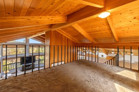 Tiny photo for 1240 Vista Way, Klamath Falls, OR 97601 (MLS # 220219351)